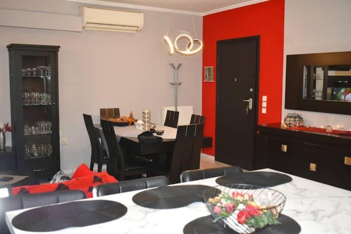 Apartment The Red House δίπλα στον μύλο των ξωτικών