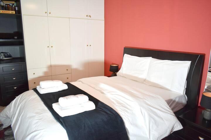 Apartment The Red House δίπλα στον μύλο των ξωτικών